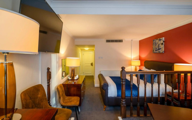 Britannia Sachas Hotel