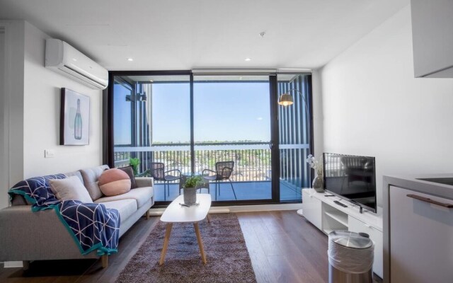 Wow Apartment In Boxhill Central Near Hospital