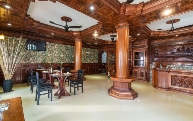 Kings Luxury Hotel