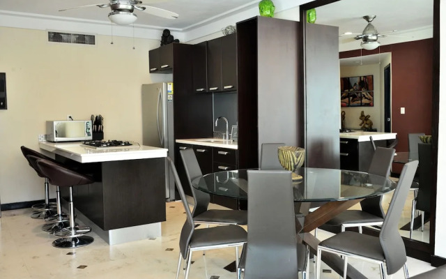 Lotus-6 by Playa District