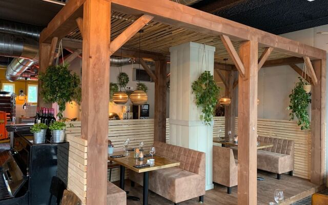 Luxurious, Spacious Suite Near Maastricht