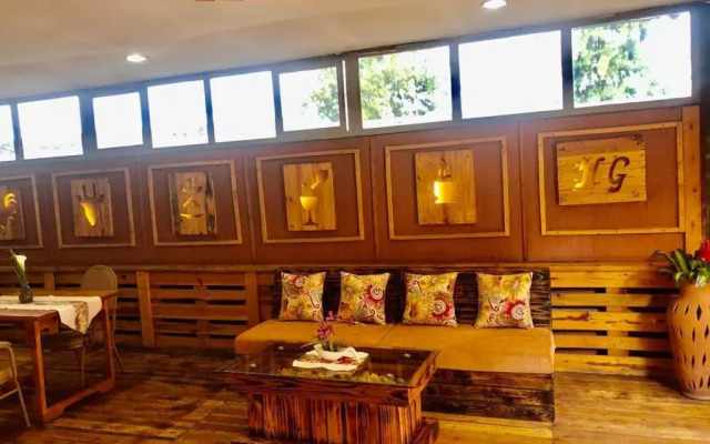 Ninzi Hill Hotel