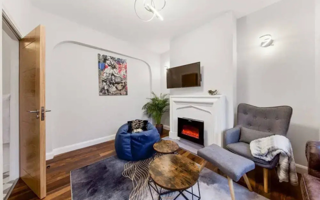 Home Away From Home With an Indoor Fireplace!