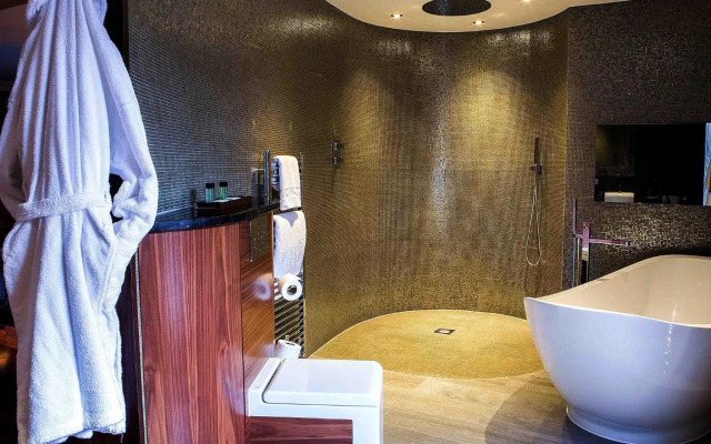 The Busby Hotel
