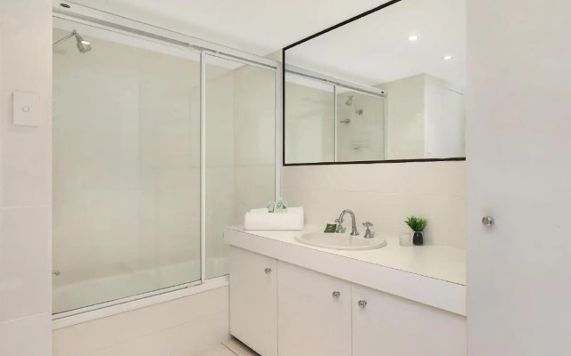 Elouera Tower Beachfront Apartments