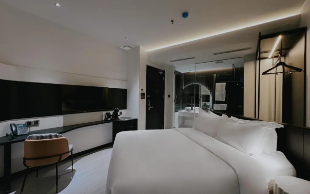 Tropical, Center District 1, HCMC