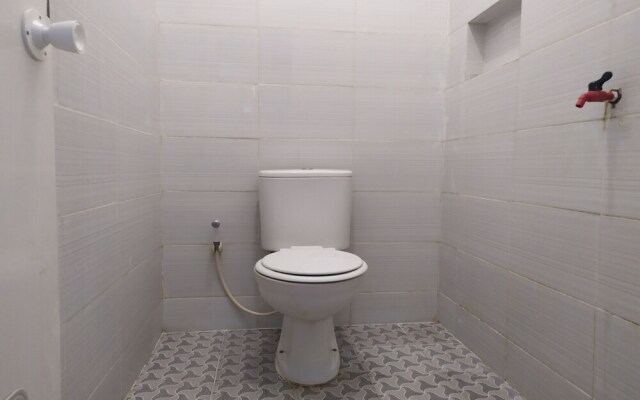 Yulia Guesthouse by OYO Rooms