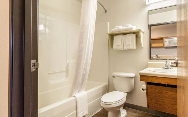 WoodSpring Suites Houston Baytown