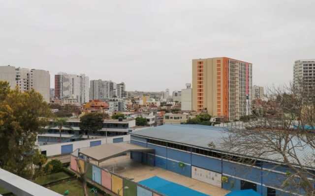 w Modern 2BR With Balcony in Barranco