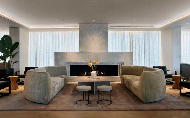 The Stratford, Autograph Collection