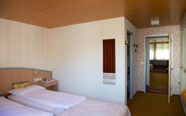 Hotel Landgasthof Rosslipost – Guest Rooms – Unteriberg