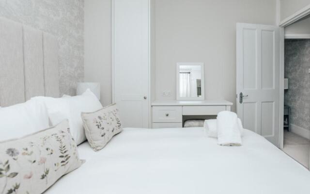 The Dragonfly - Central 2 bedroom house