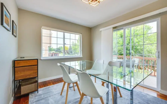 13 Mi to Dtwn Denver: Arvada Townhome w/ Deck