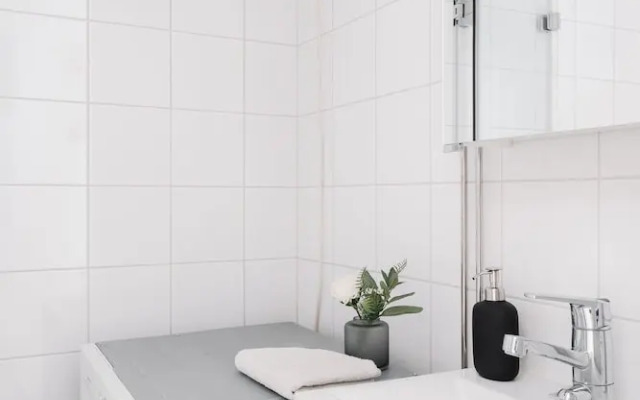 Renovated Top Floor Studio in Kallio