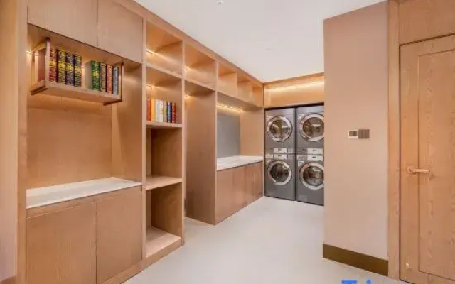 Vienna Hotel ( Zhanhua Runze Square Branch)