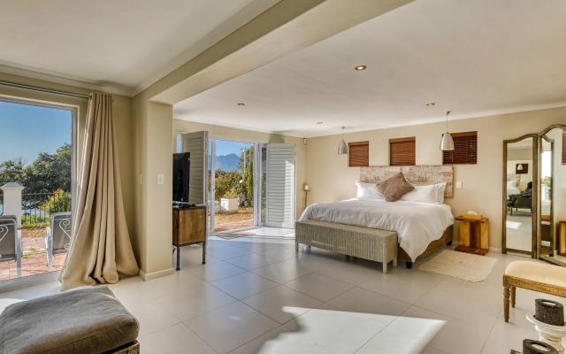 Manor on the Bay