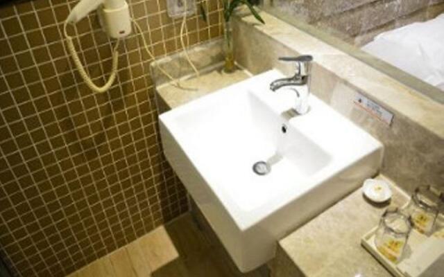 Super 8 Beijing Haidian Huayuan Bridge