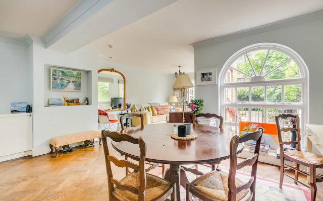 Cozy Chelsea Flat For 4 W Back Garden