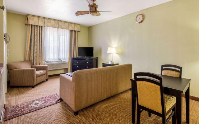 Quality Inn & Suites Gallup I-40 Exit 20