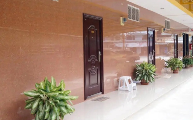 Jirasin Ranong Apartment