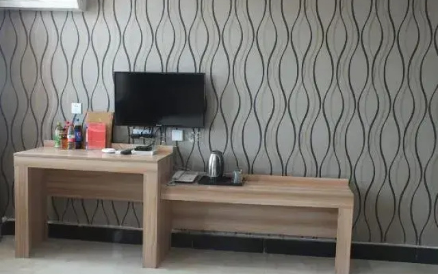 Hongdu Hotel (Korla Beishan Road Branch)