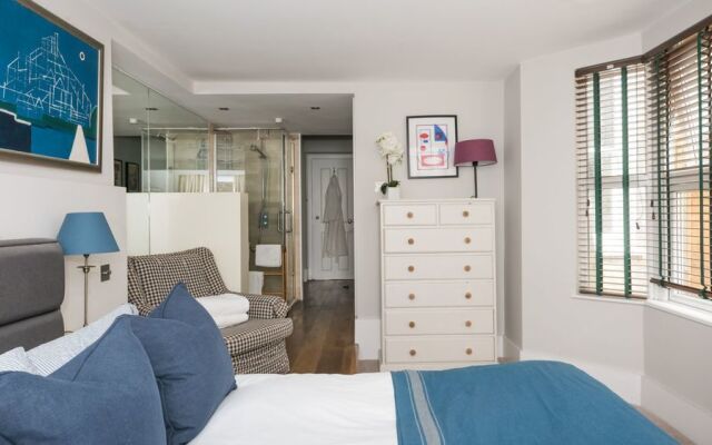 Contemporary 2BR Flat near The Oval