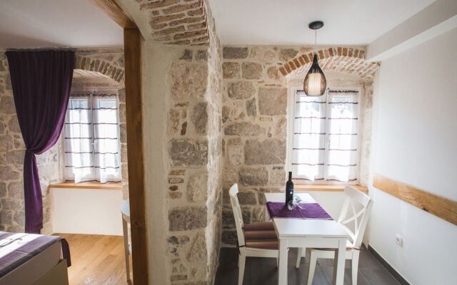 Sir George Luxury Suites