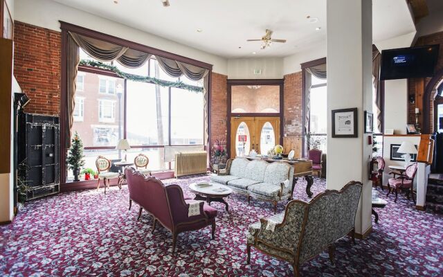Victor Hotel