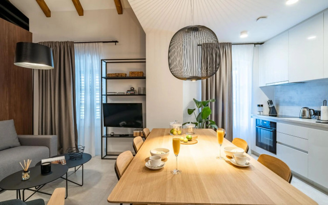 Agape Suite Old Town-Luxury Two Bedroom Apartment