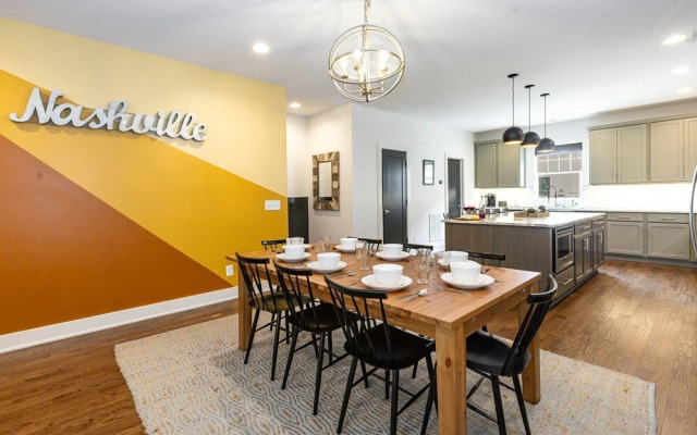 Nashville Comfort-mins to Broadway-12th S District