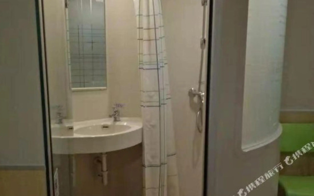 Yibai Hotel (Huanghua Municipal Government Xinyu Building)