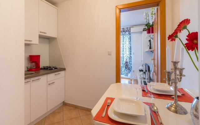 Lavish Apartment in Crikvenica With Sea View