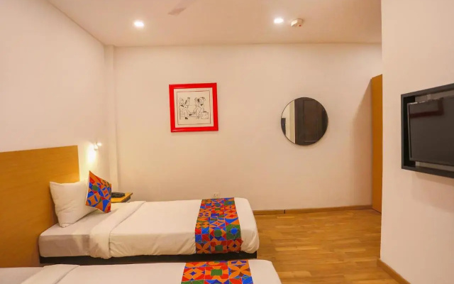 F9 Paschim Vihar by Fabhotel