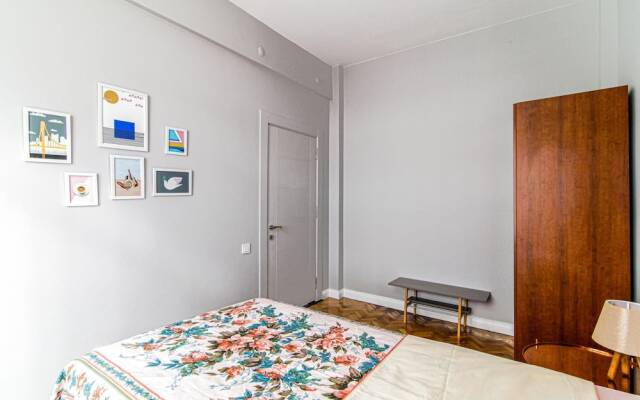 Central 2 1 Flat With Bosphorus View in Beyoglu