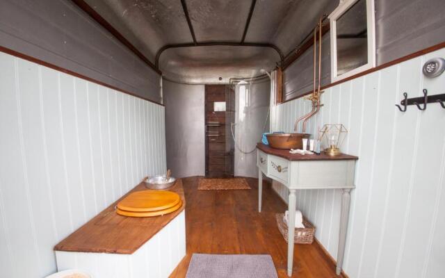 Quex Livery Glamping