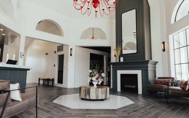 Vinland Hotel and Lounge