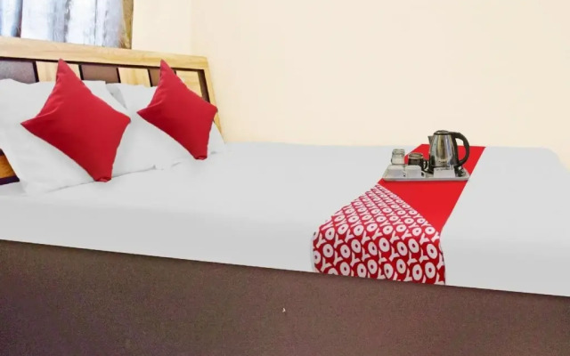 OYO 87180 Hotel Royal Galaxy