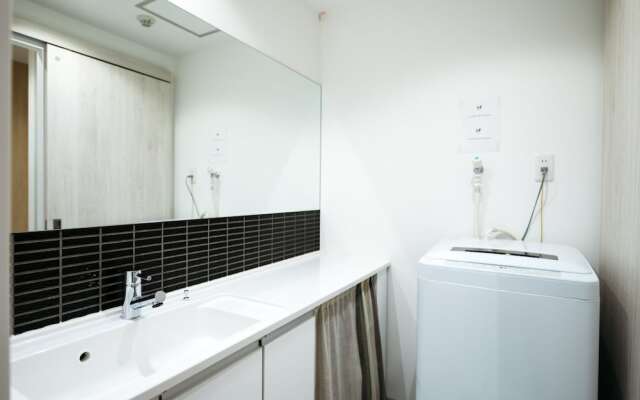 Shiki Residence Shijo Karasuma 1C