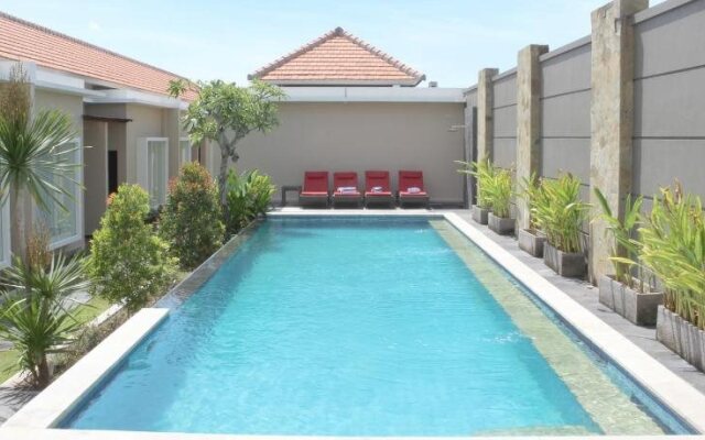 Svarna Suite Seminyak by Airy
