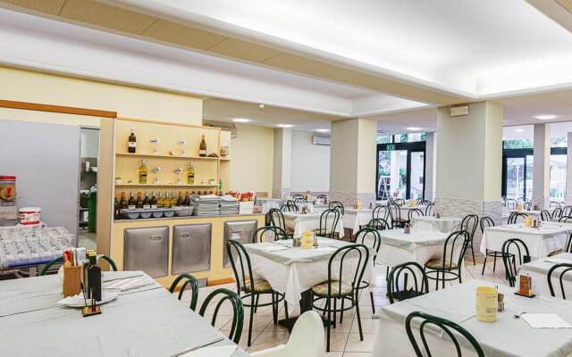 Gadames Hotel - Lunch on the Beach