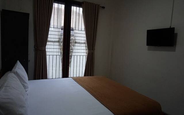 Rumah Sarwestri B&B