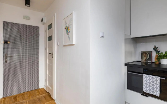 Super Apart Żelazna 83-85