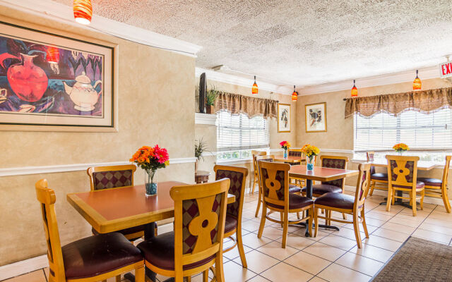Rodeway Inn & Suites