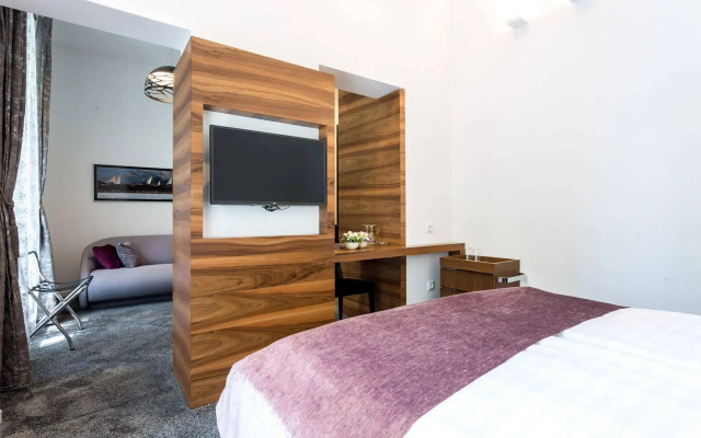 Starlight Luxury Rooms