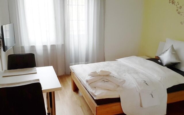 Residence Serviced House