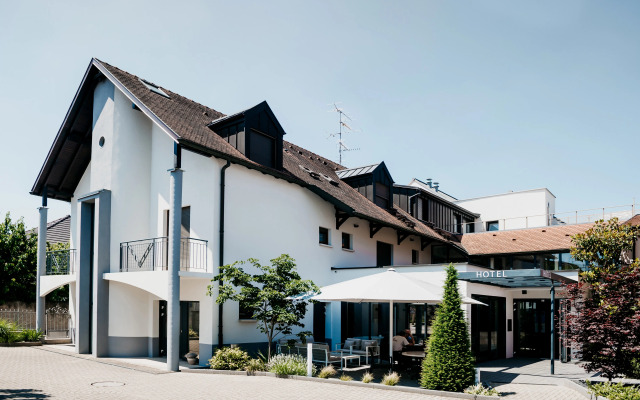 Logis Hôtel Au Lion Rouge