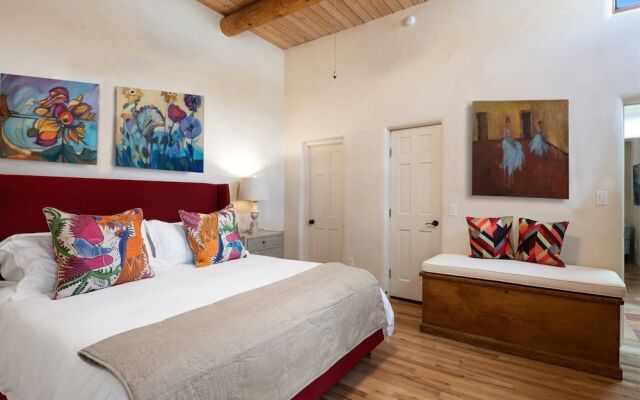 Casa Artista - A Work Of Art, One Block to Canyon Rd