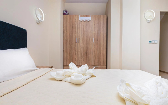 Fancy 1BD penthouse with terrace near the centre