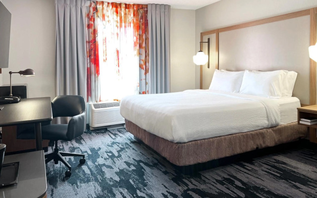 Fairfield Inn & Suites by Marriott Rogers