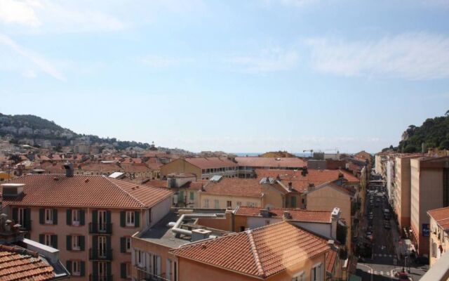Le Philibert by Nestor&Jeeves
